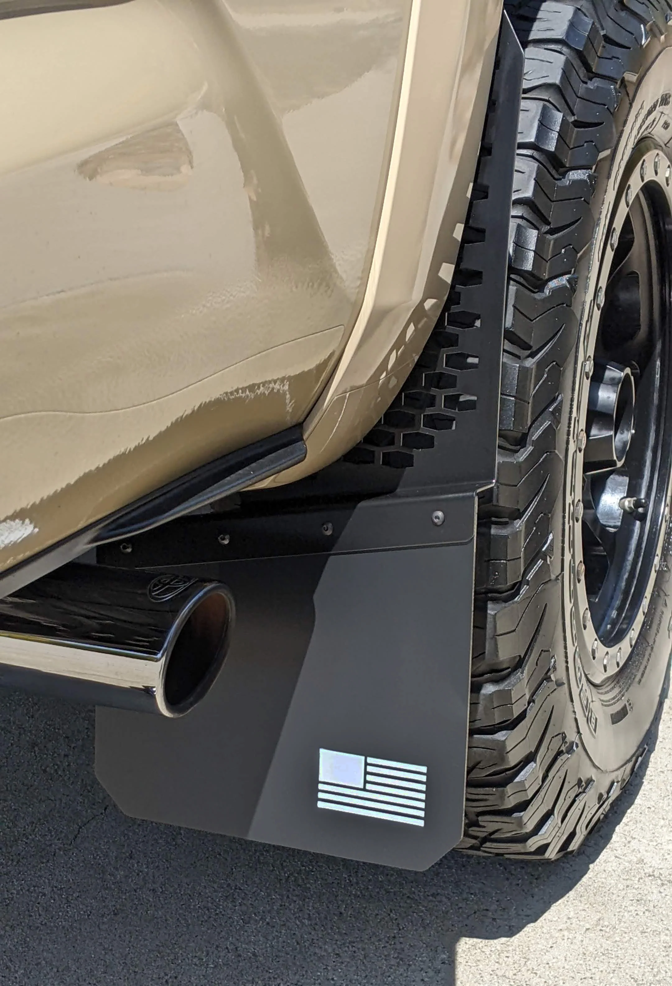 REK-mesh Baja Universal Offset Mud Flaps- 1 Set = 2 Flaps - Image 4