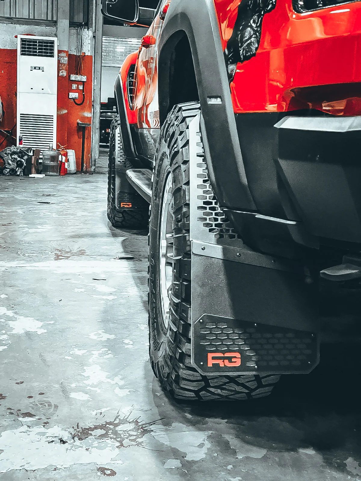 Black on Black - REK-mesh Universal Offset Mud Flaps - 1 set= 2 Flaps - Image 4