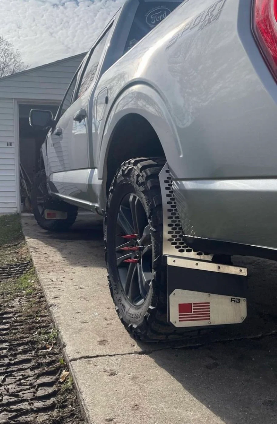 REK-mesh X Merica Universal Offset Mud Flaps - 1 Set = 2 flaps - Image 3