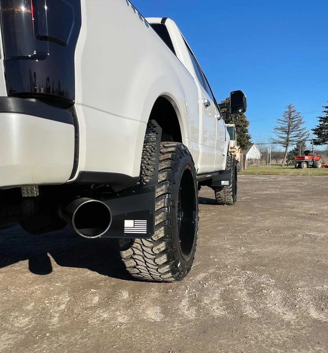 REK-mesh X Merica Universal Offset Mud Flaps - 1 Set = 2 flaps - Image 4